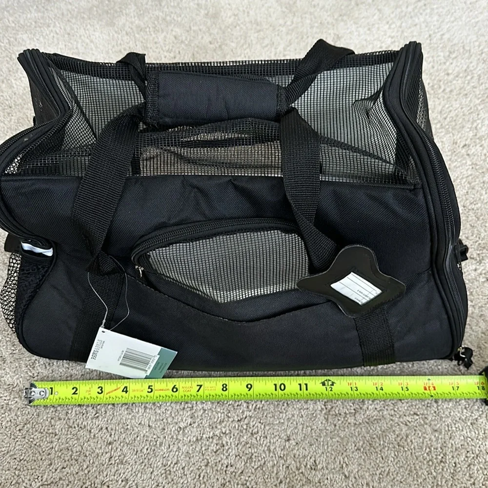 NWT Paws & Pals pet carrier